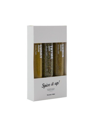 Prieskonių rinkinys: karis, čiobreliai ir kmynai